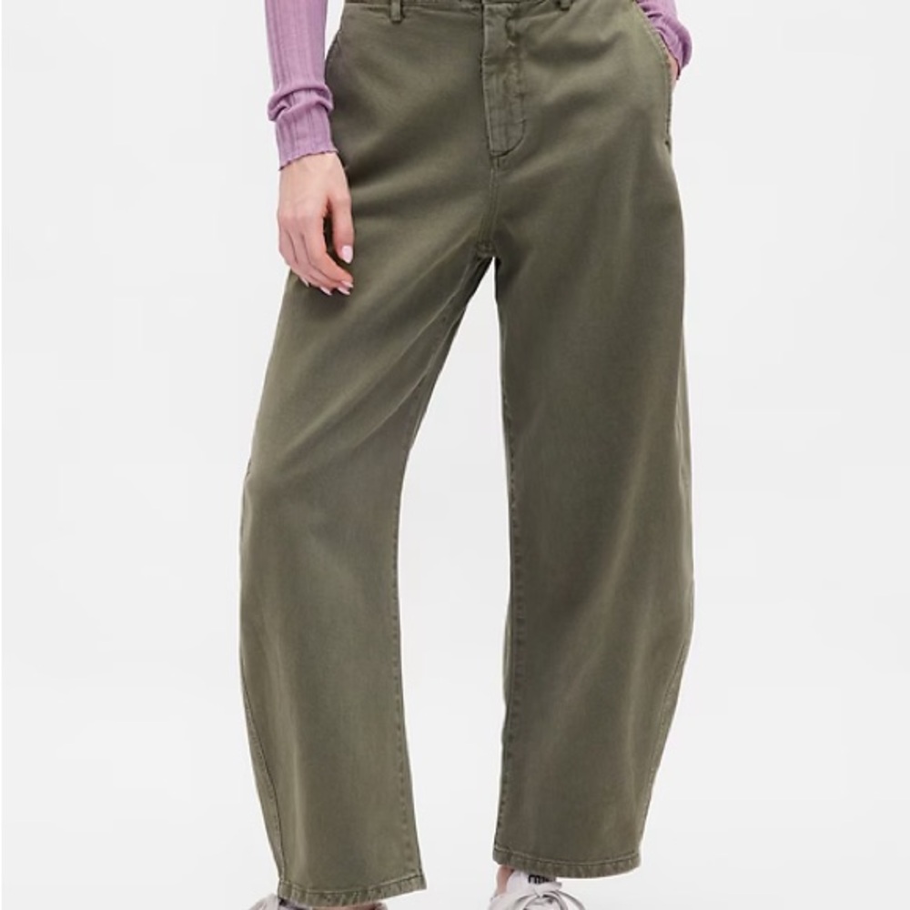 Gap mid rise twill barrel pants